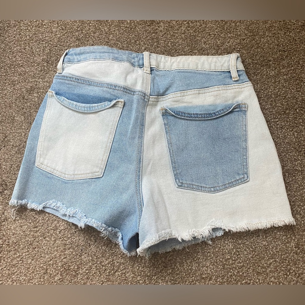 Colorblock Shorts - Picture 3 of 3